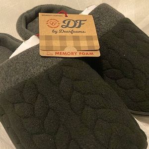 DearFoams X-Large house shoe with hard sole for indoor/outdoor wear.